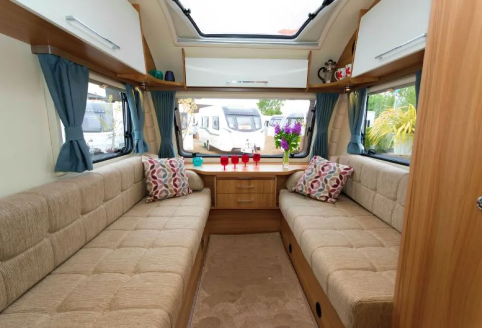 A-lengthy-lounge---all-six-occupants-can-sit-here-52717