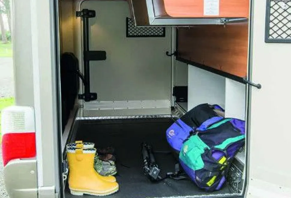 rhp_Hymer garage