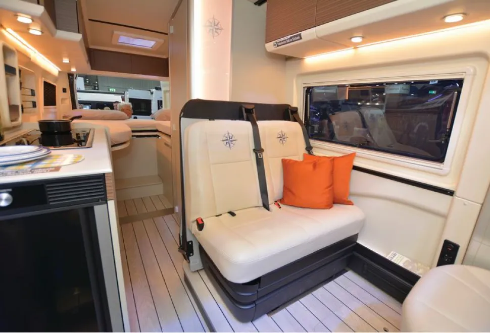Westfalia Columbus 640 E high-top campervan interior