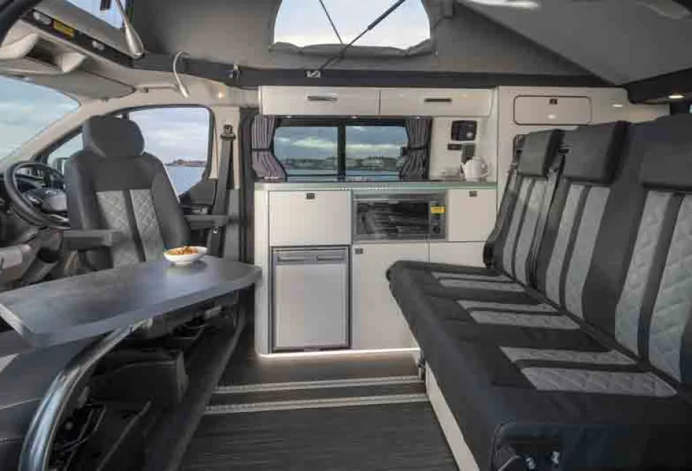 Ford_Transit-Lunar-lounge-65687