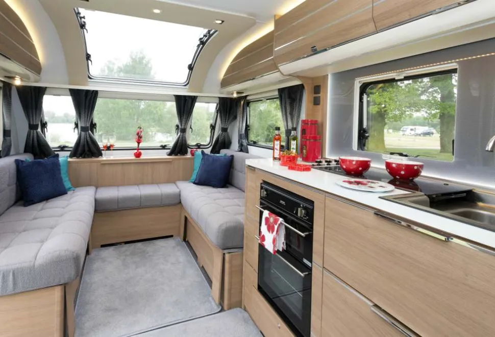 The-U-shaped-lounge-gives-you-loads-of-seating-space2-94039