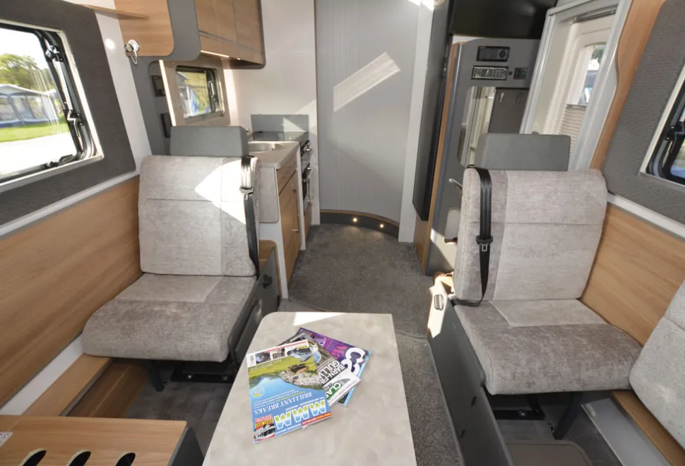 Bailey-Adamo-69-4-interior-47005
