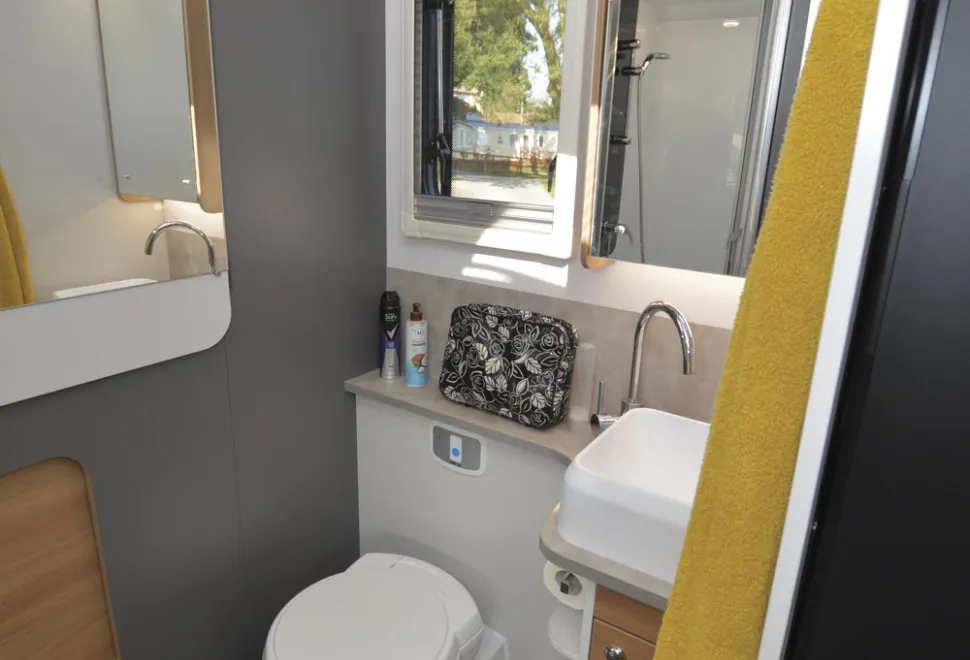 Bailey-Adamo-washroom-31145