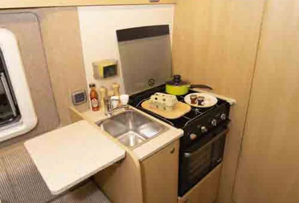 Vantage-Gem-kitchen-48736