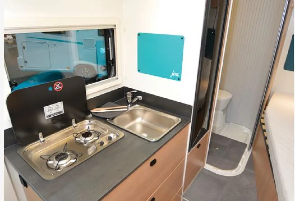 Joa-Camp-60F-kitchen-28408