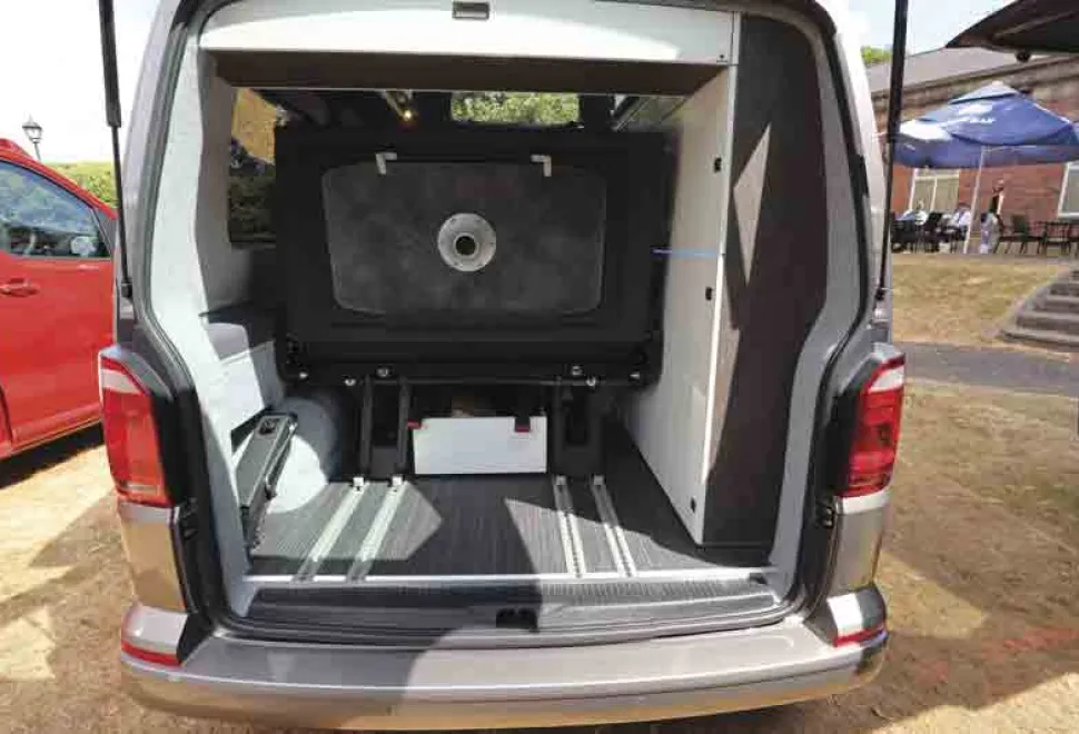 Lunar-rear-doors-87093
