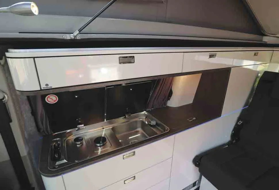 Lunar-kitchen-60941