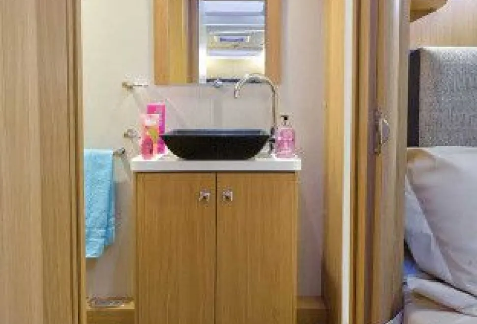 rhp_caravan_shower(1)