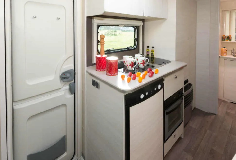 A-combined-grill-oven-alongside-the-fridge-88165