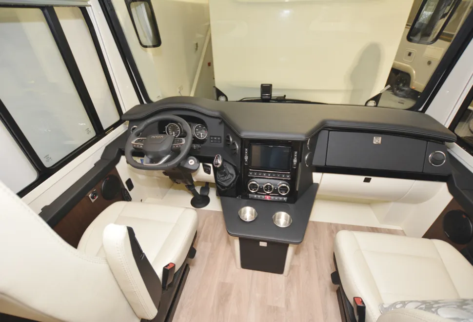Morelo-Palace-90-M-Jubilee-Edition-cab-67204