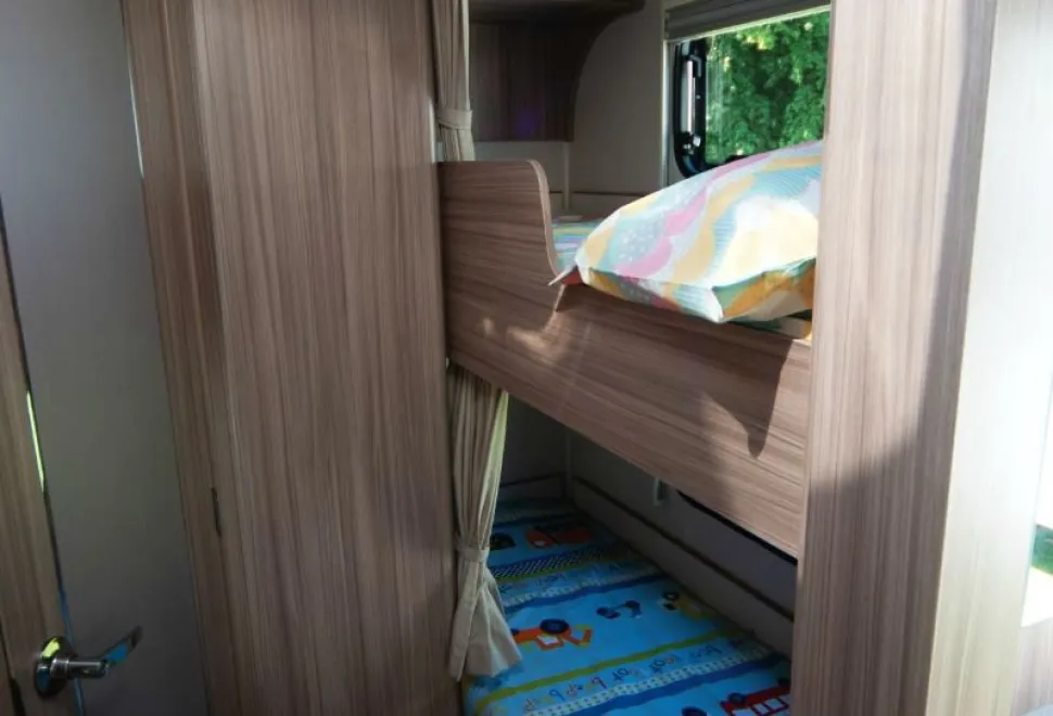 Bunks,-each-with-a-curtain,-are-in-the-nearside-rear-corner-22580