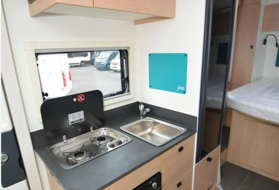 Joa-Camp-70Q-motorhome-kitchen-19099
