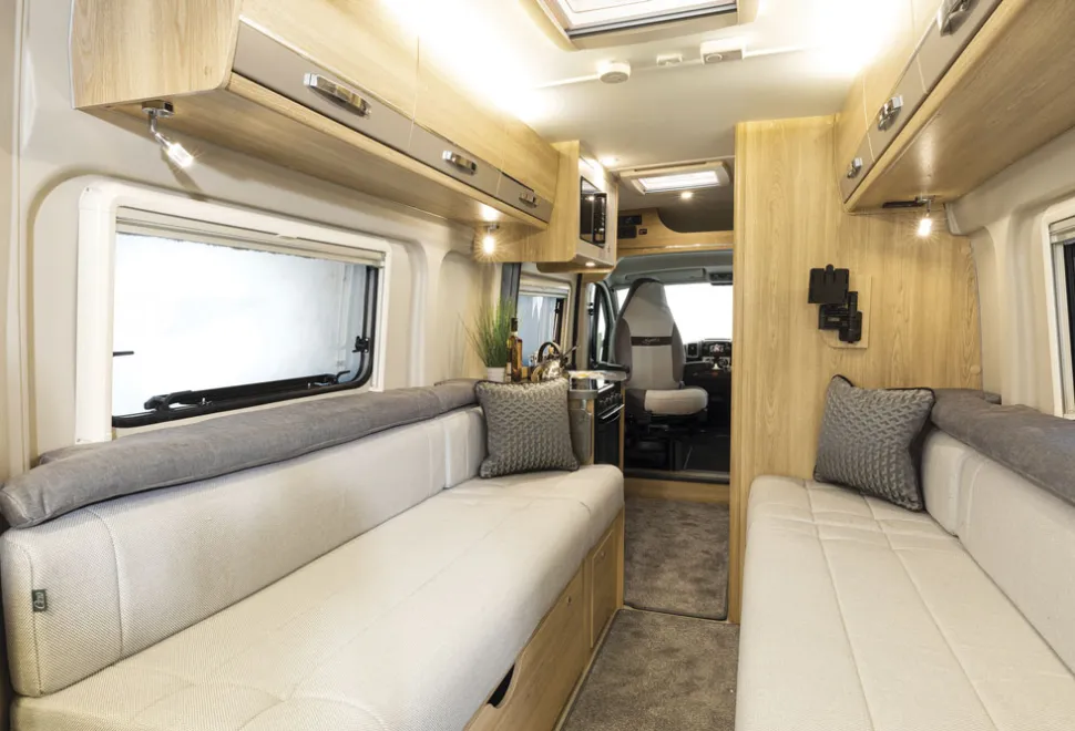 Elddis-Sig-lounge-26630