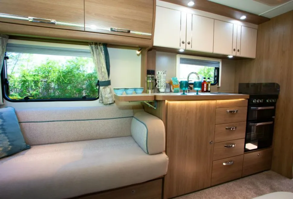 Lots-of-kitchen-storage-space-in-a-suite-of-drawers-and-cabinets-45884