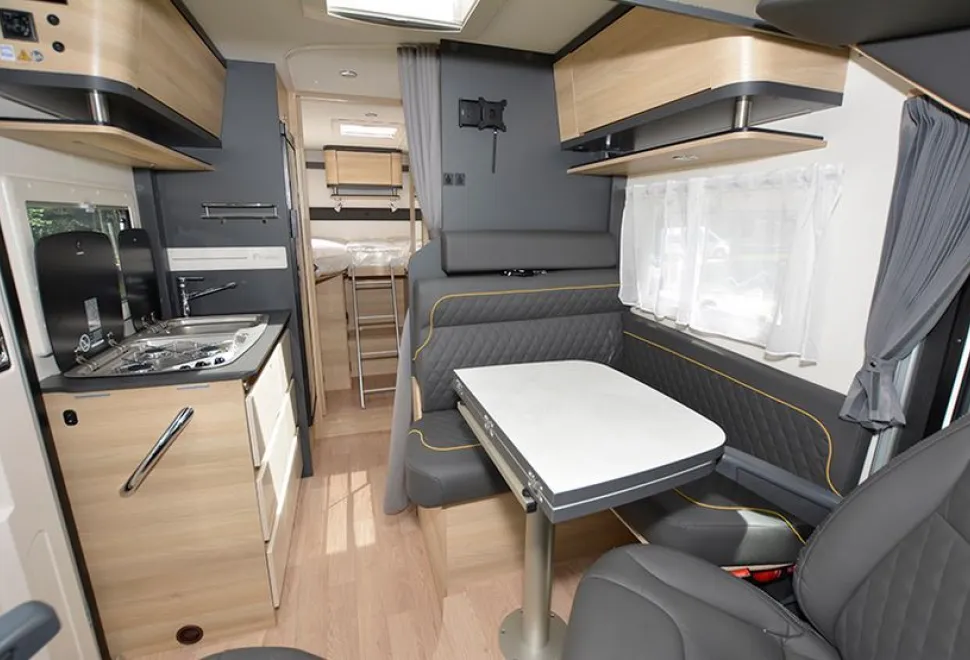 Itineo-Famili-CJ660-interior-83818
