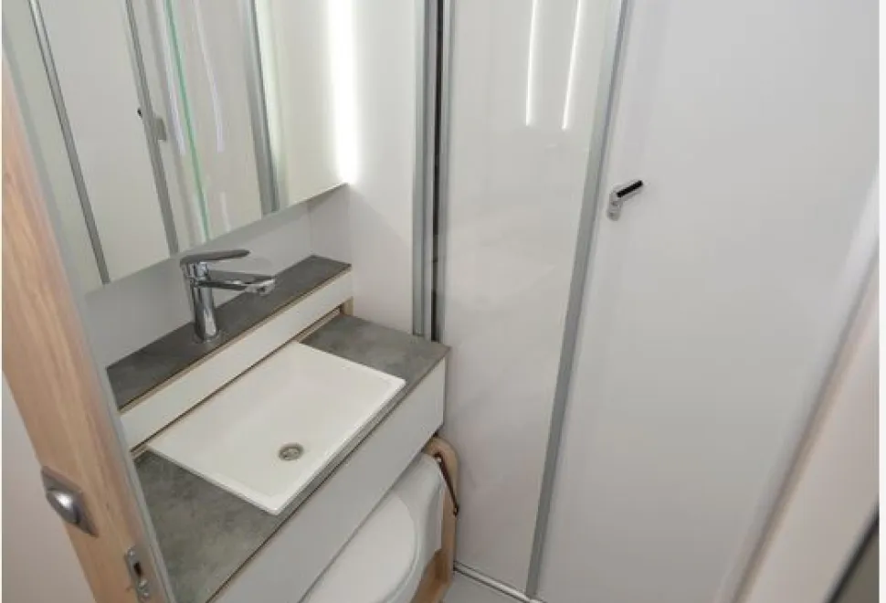 Frankia-Neo-MI-7-BD-washroom-08503
