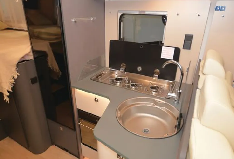 Laika Kosmo H 1319 A-class motorhome kitchen