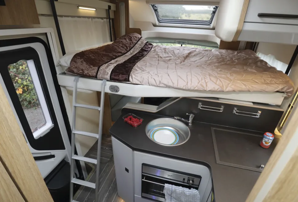 Roller-Team-743-drop-down-bed-92148