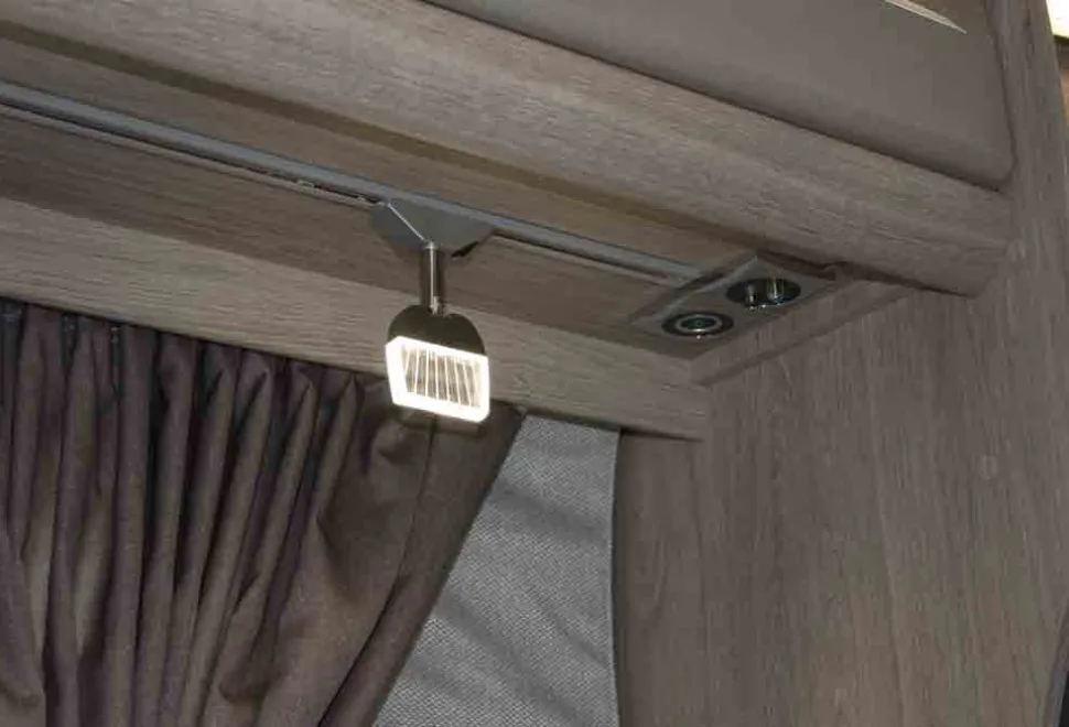 Auto-S-Bourton-light-04327