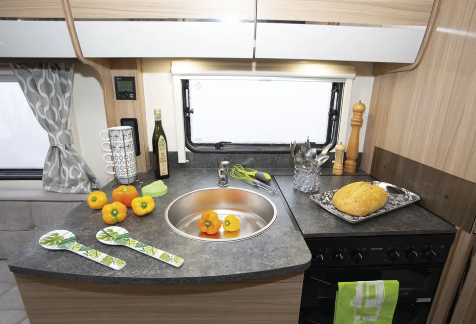 Bailey-kitchen-and-worktop-space-95795