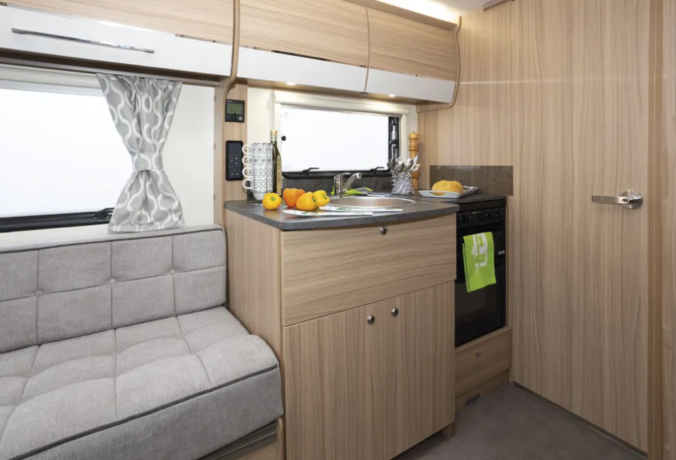 Bailey-kitchen-and-storage-83902