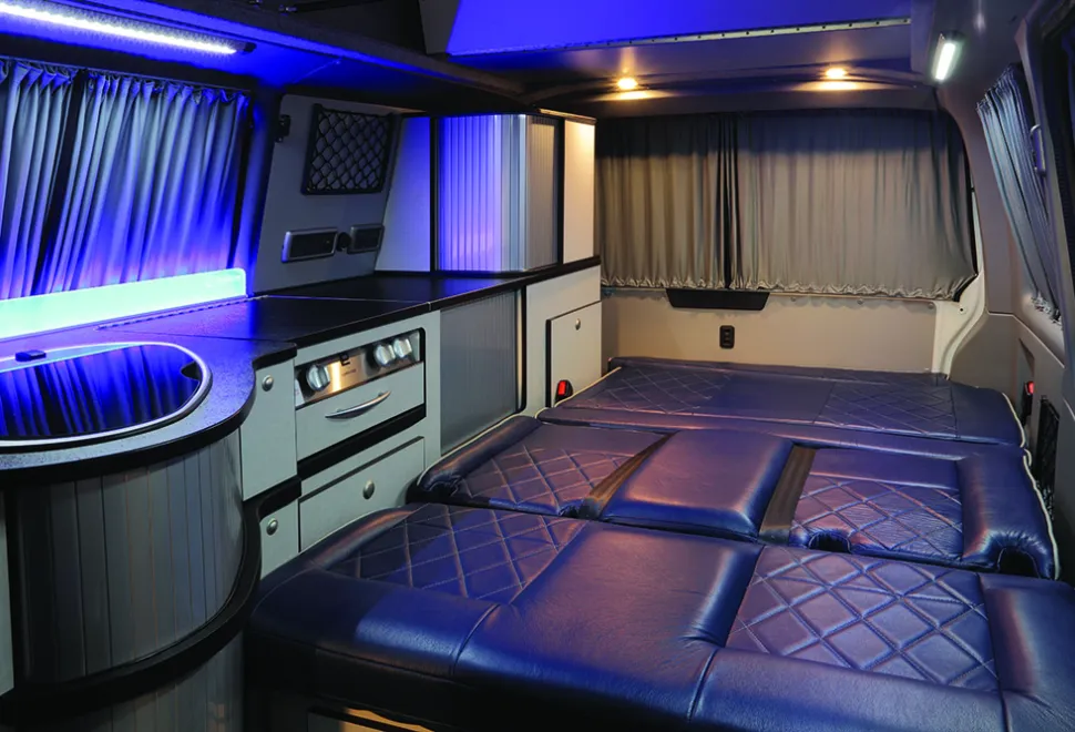 H_64_interior_bed_night_timeNEW-91184