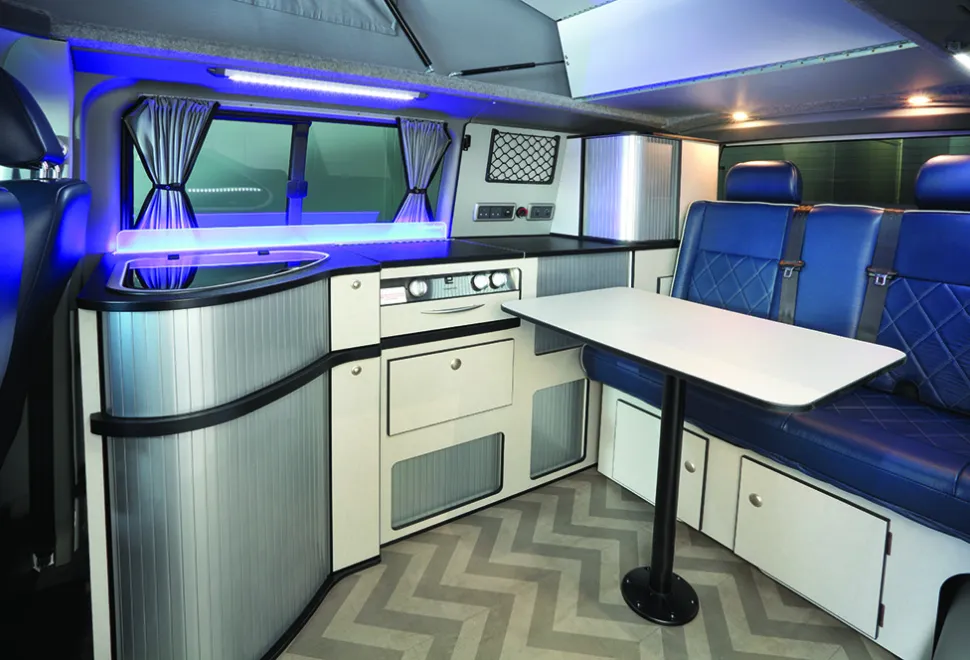 H_64_interior_tableNEW-89528