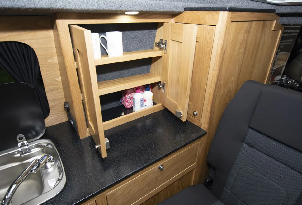 Columbus-kitchen-cupboard-06598