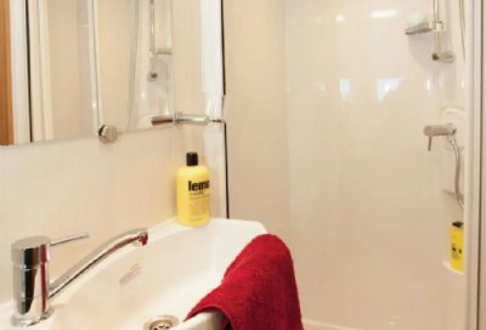 rhp_The shower is square and plenty large enough 2