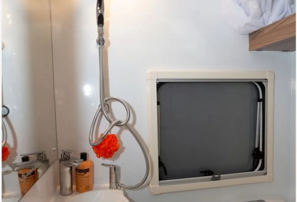 Swift-Marbury-Compact-washroom-61979