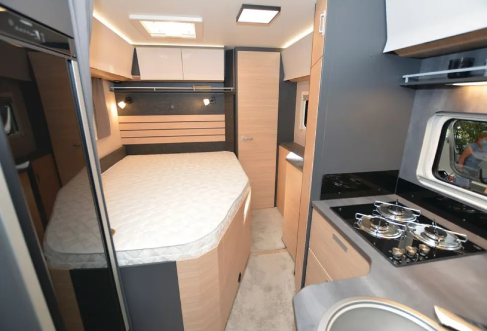 Hobby-Optima-De-Luxe-T70-F-low-profile-motorhome-rear-view-51411