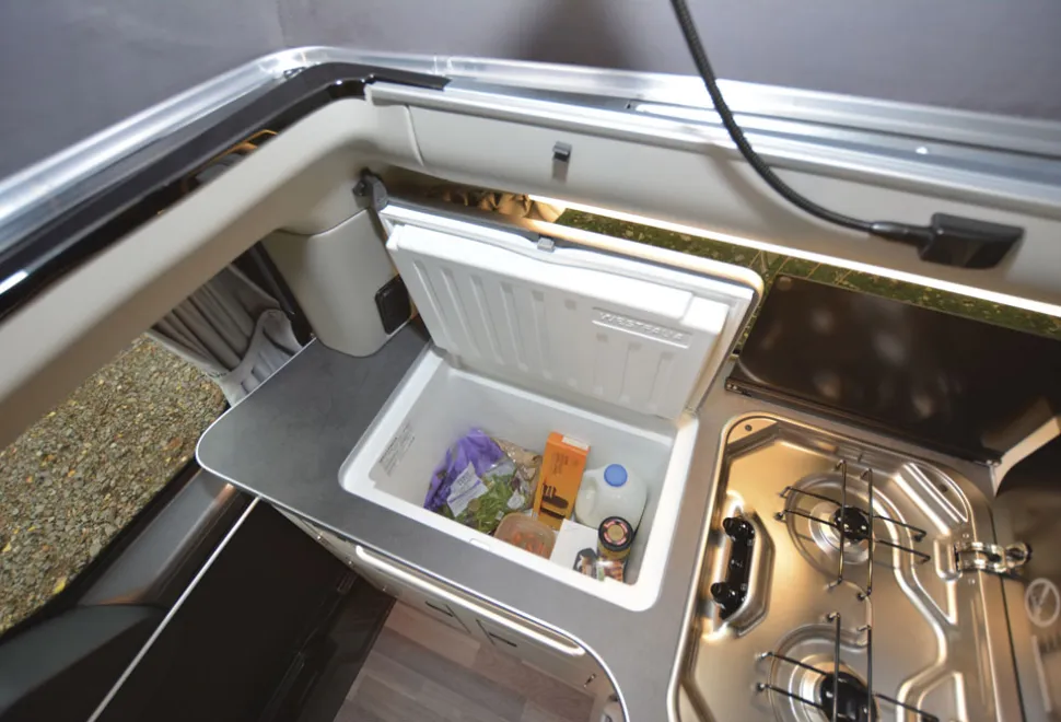 Nugget-fridge-and-hob-22711