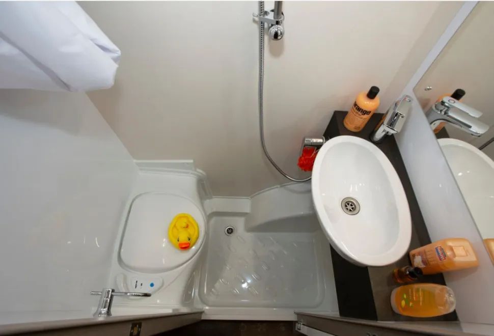Swift-Basecamp-6-caravan-washroom-78756