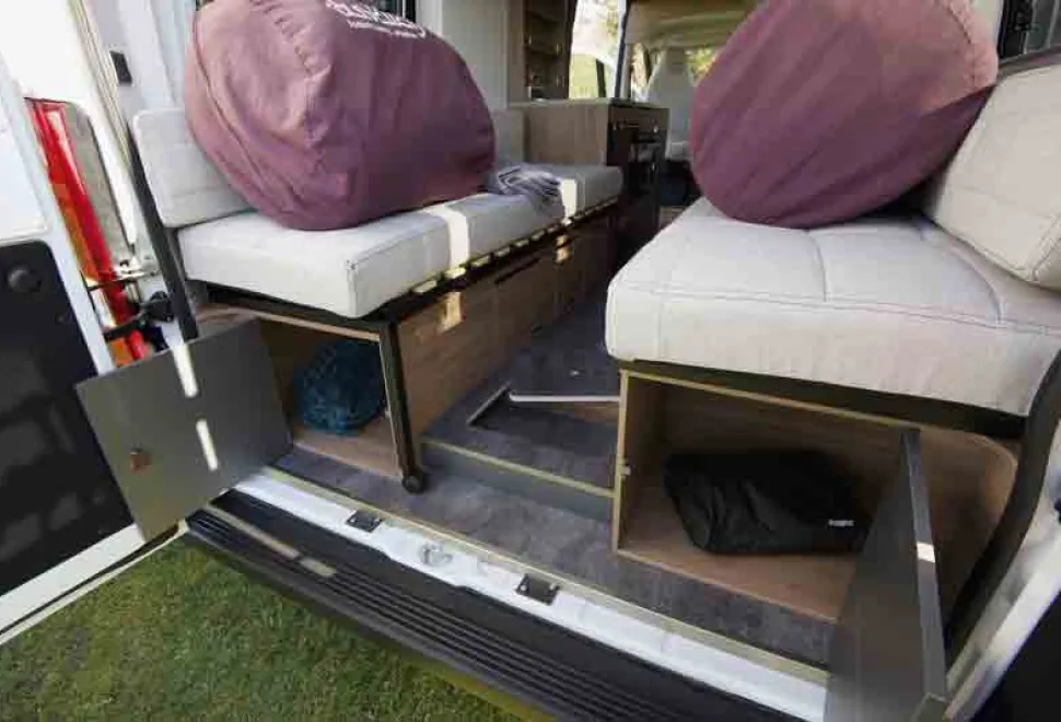 Danbury-Avenir-rear-doors-27417