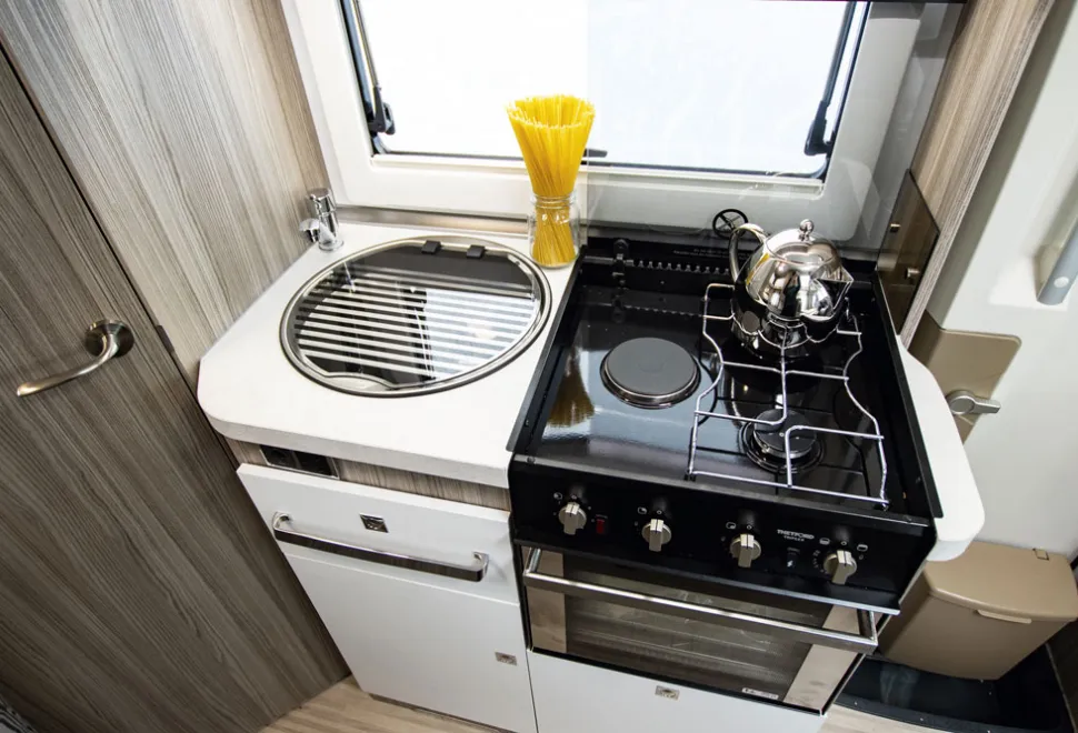 PRIMERO_331_KITCHEN_1-05413
