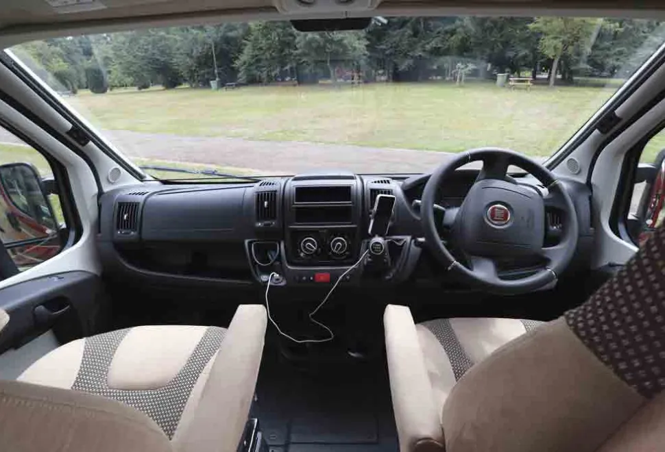 Globestar-cab-00568