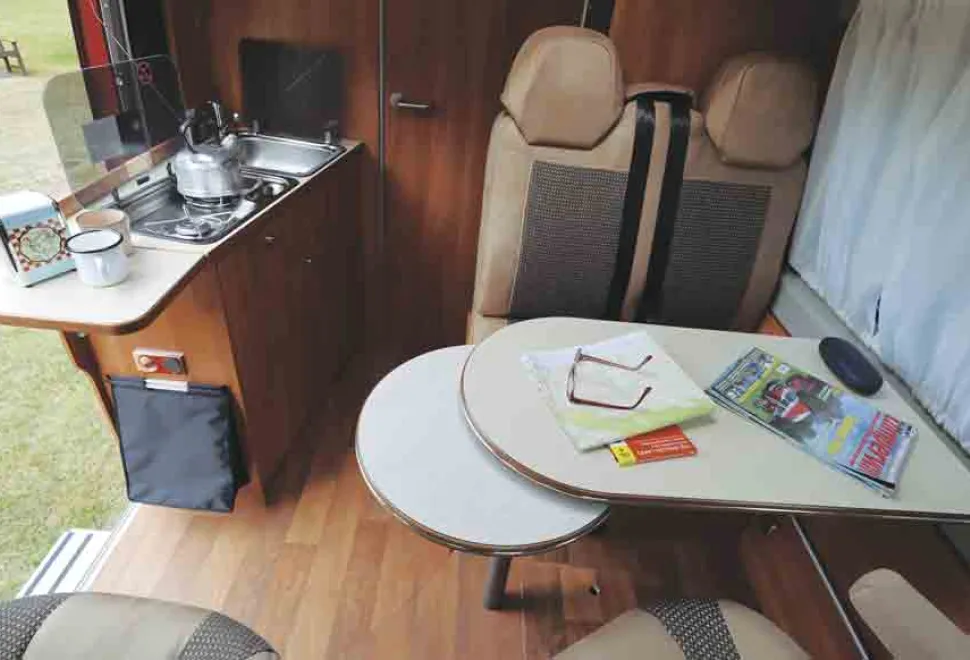 Globestar-hob-and-kitchen-25740