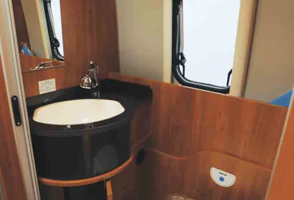 Globestar-bathroom-12099
