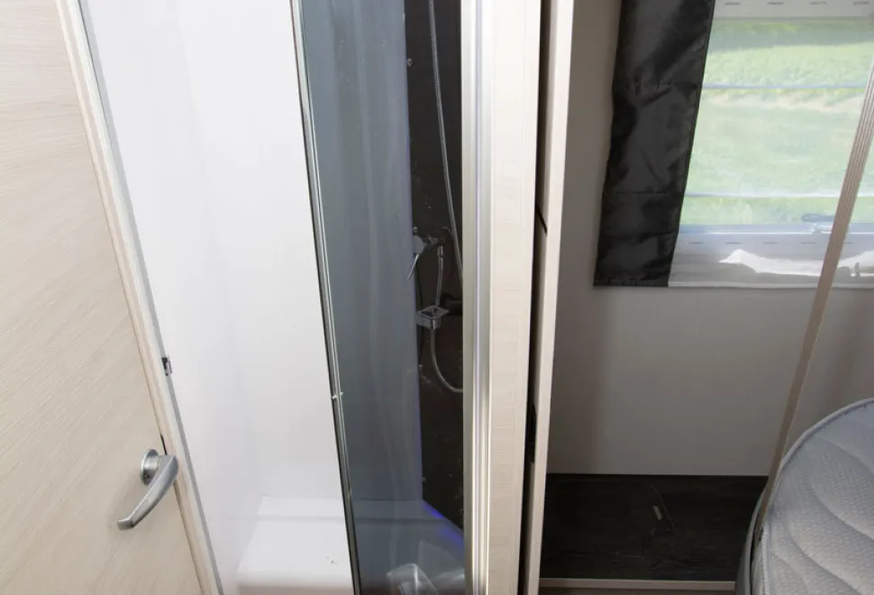 Chausson-shower-48468