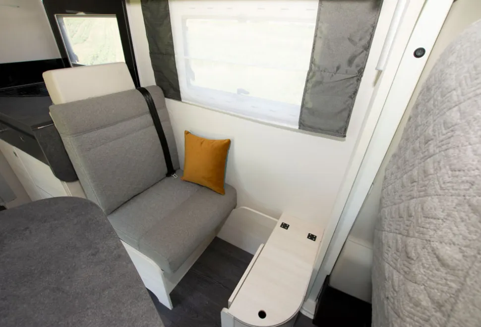 Chausson-close-up-seat-31027