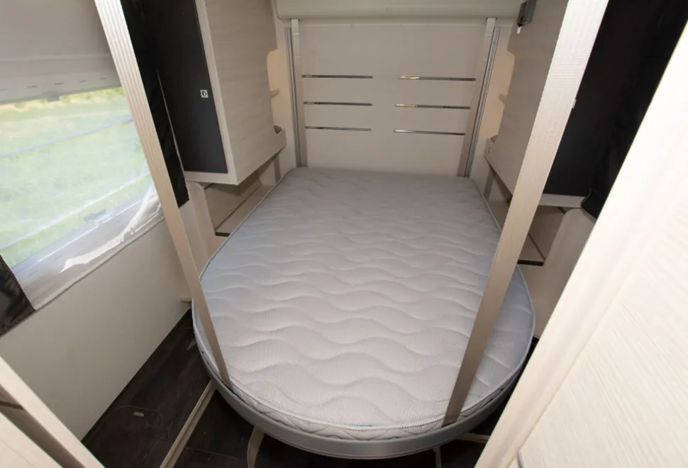 Chausson-bed-13870