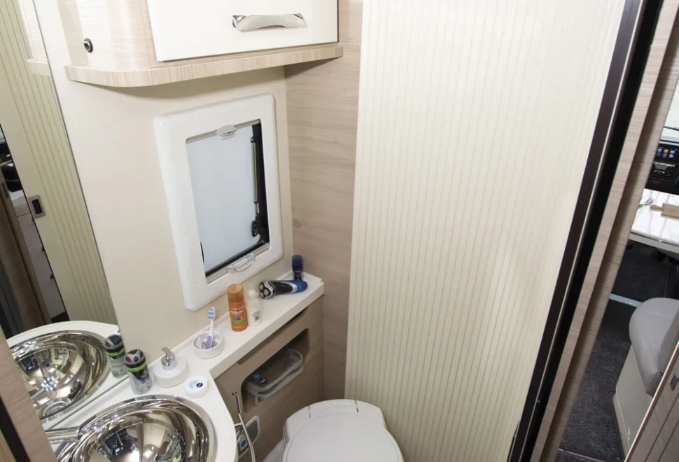 Mobilvetta-washroom-62326