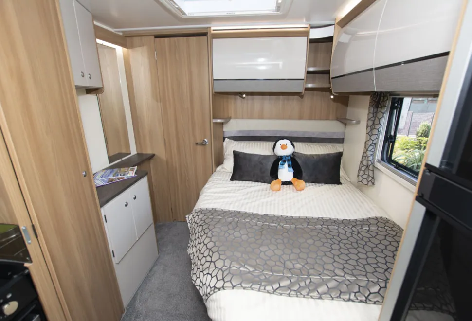 Autograph-bedroom-48453
