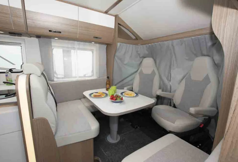 Carado-T449-lounge-and-cab-MMM-79052