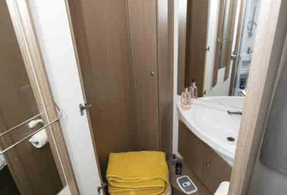 Carado-T449-washroom-MMM-56789