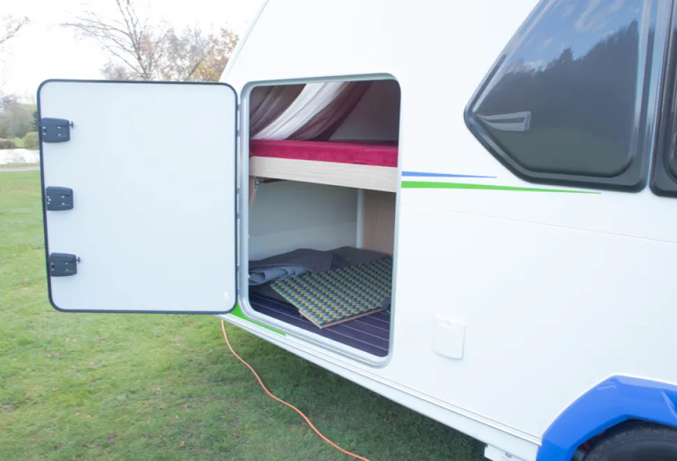 web-The-larger-garage-door,-and-you-can-raise-the-bed-if-you-need-extra-height-87799