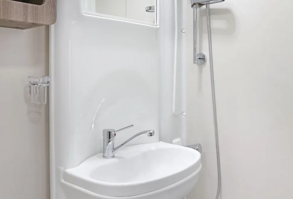 Nuevo_ES_bathroom-21726