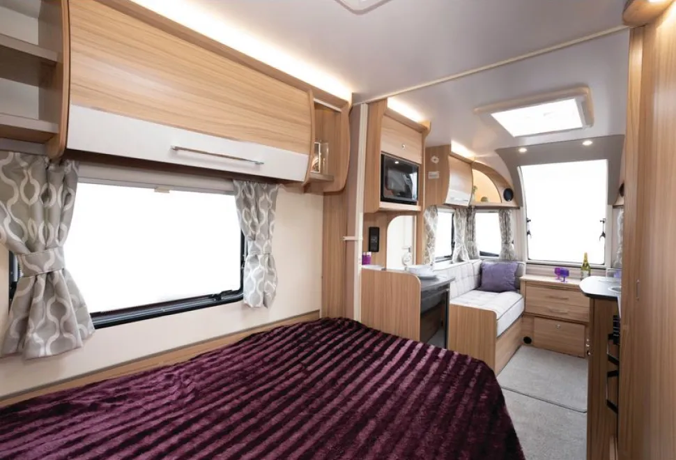 bailey-phoenix-interior-85438