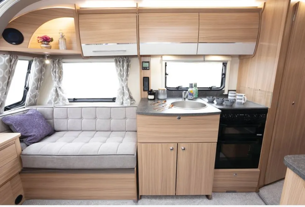 bailey-phoenix-440-caravan-kitchen-68443