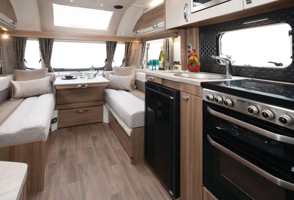 Swift-Challenger-X-880-caravan-lounge-58473